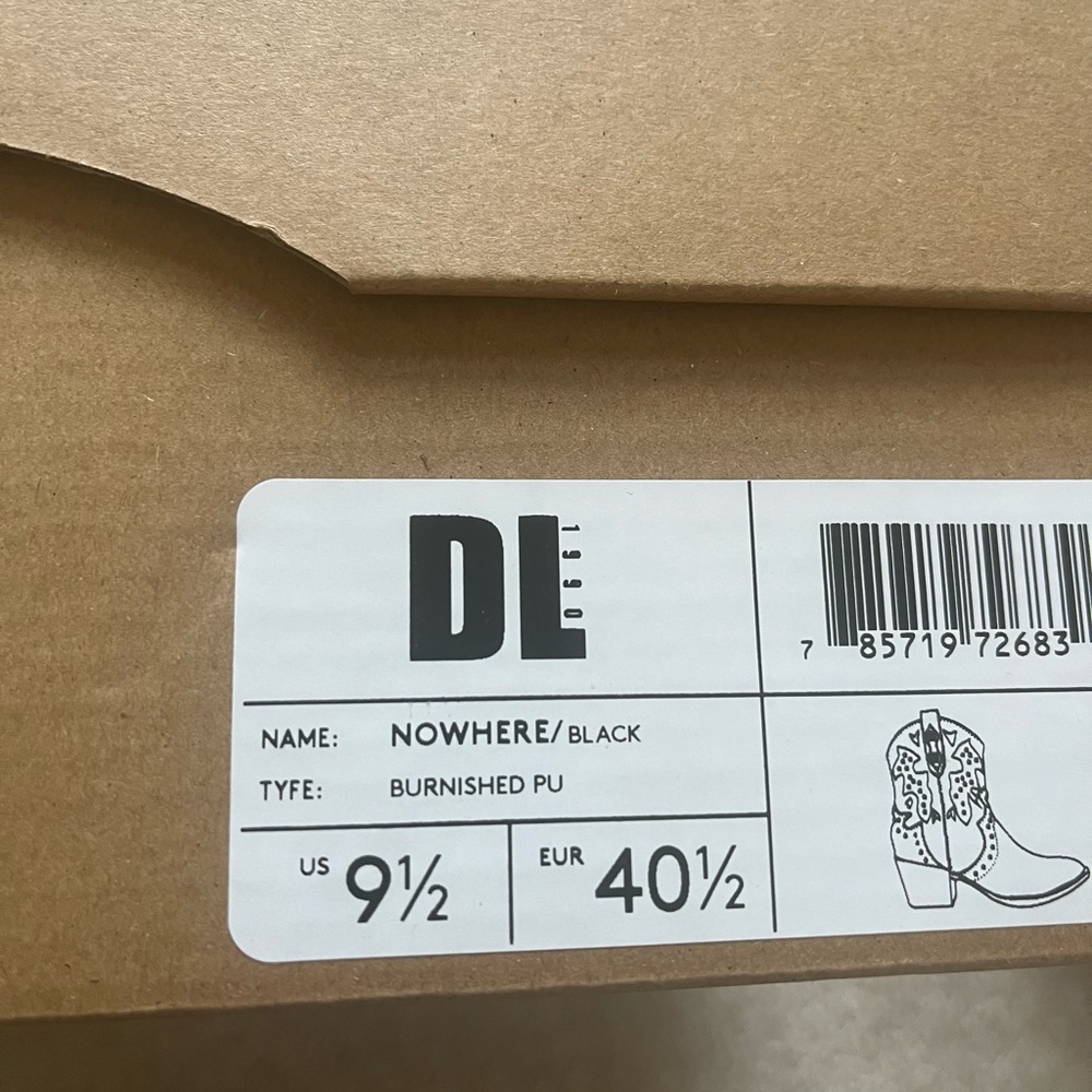 Dirty Laundry Nowhere Black Studded Ankle Boots Size 9 1/2 - Picture 11 of 11